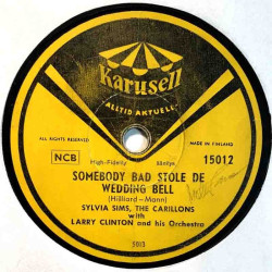 Lloyd Anne, The Carillons / Sylvia Sims 1956 15012 I get so lonely / Somebody bad stole de wedding bell shellac 78 rpm record