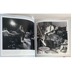 Pink Floyd : The Illustrated Biography - Något använd bok