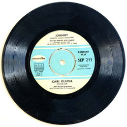 Danny / Grön / Johnny / Kari Kuuva vinyylisingle 4 Iskelmää EP  kansi Ei kuvakantta levy VG käytetty vinyylisingle PS
