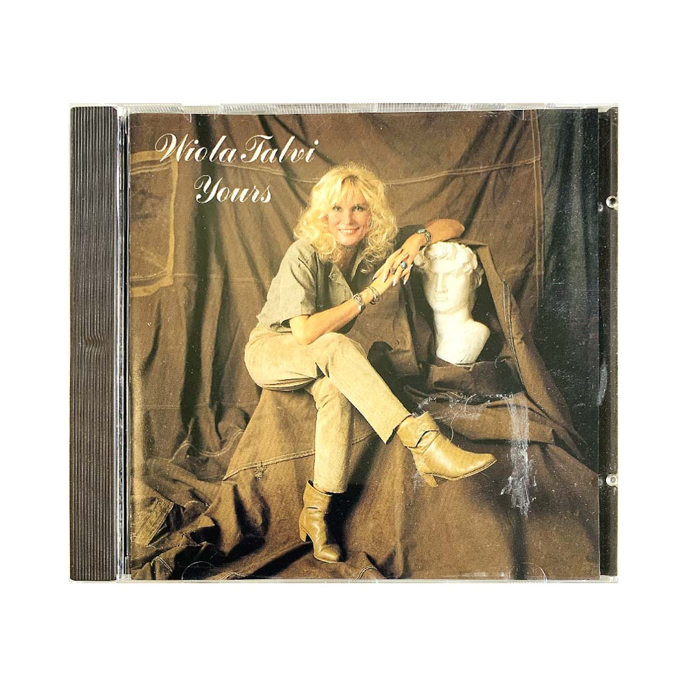 Talvi Wiola CD Yours  kansi VG+ levy EX Käytetty CD