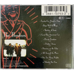 Hooters CD Out Of Body  kansi EX levy EX Käytetty CD