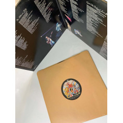 Queen LP A day at the races  kansi VG levy EX- Käytetty LP