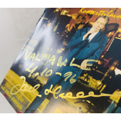 Hallikainen Joel CD Konserttilavalla, nimikirjoitus kansivihossa  kansi EX levy EX Käytetty CD