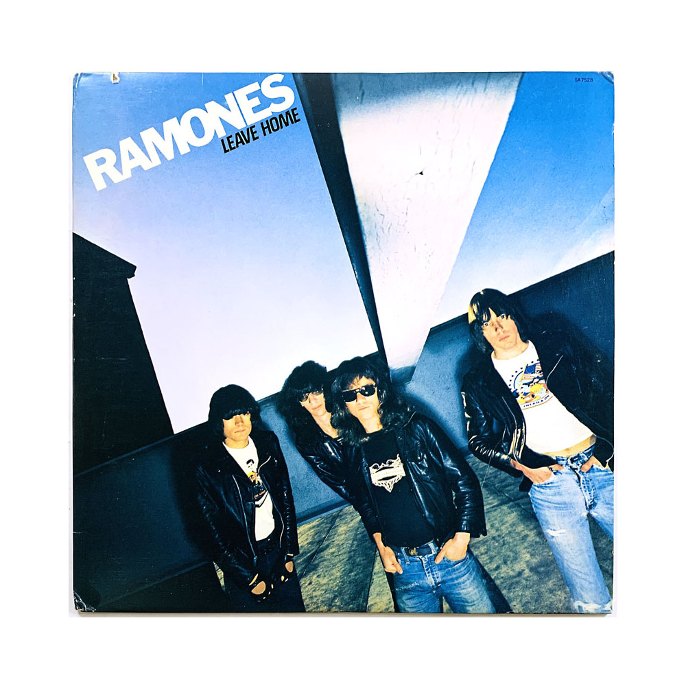 Ramones LP Leave Home  kansi VG+ levy VG+ Käytetty LP