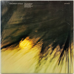 Children At Play LP Children at play  kansi EX- levy EX Käytetty LP