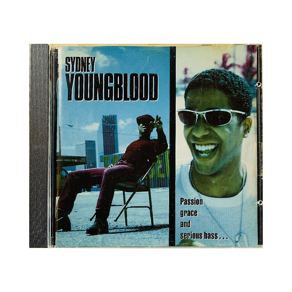 Youngblood Sydney Käytetty CD Passion, grace and serious bass...  kansi EX levy EX Käytetty CD