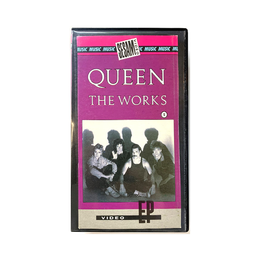 Queen: The Works video EP kansipaperi EX VHS-kasetin kunto EX VHS video