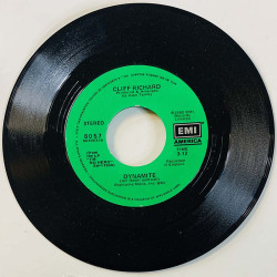 Richard Cliff vinyl single Dreaming / Dynamite  kansi Ei kuvakantta levy VG+ käytetty vinyylisingle