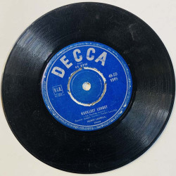 Laurila Heikki 1963 45-SD 5595 Kolmas mies / Kuolleet lehdet begagnad singelskiva