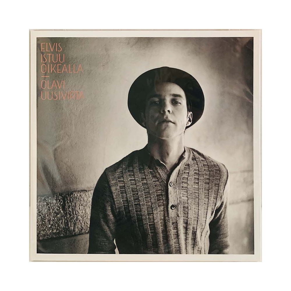 Uusivirta Olavi LP Elvis istuu oikealla  LP