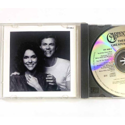 Carpenters CD Their Gratest Hits  kansi EX- levy EX Käytetty CD