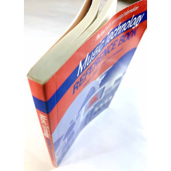 Music Technology reference book 1995 ISBN-10 ?:? 1870775341 Paperback by Peter Buick and Vic Lennard Käytetty kirja