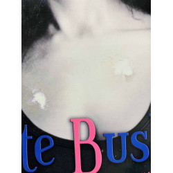 Kate Bush -elämäkerta 2006 ISBN 952-471-829-4 Rob Jovanovic suomentanut Anni Sumari Käytetty kirja