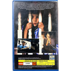 VHS-videokasetti suomitekstitys: Pimeän pelko kansipaperi VG+ VHS-kasetin kunto VG+ VHS video