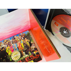 Beatles CD Sgt. Pepper's Lonely Hearts Club Band  kansi EX- levy EX Käytetty CD