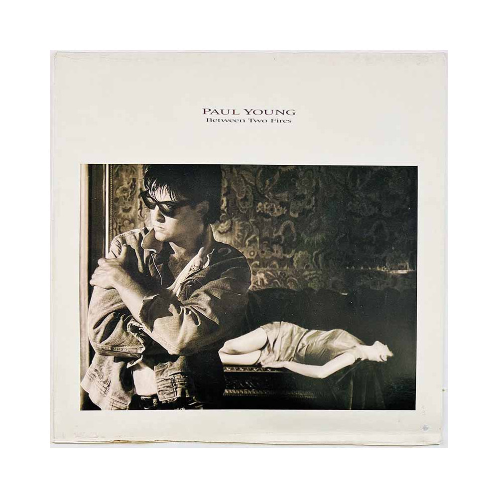 Young Paul LP kansi Between two fires  kansi G kansi ilman levyä
