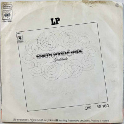 Earth Wind & Fire käytetty 7” kuvakannella Sing a song / instrumental version  kansi VG+ levy EX käytetty vinyylisingle PS