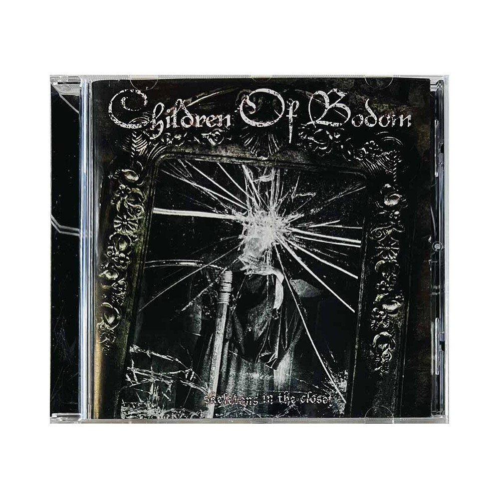 Children Of Bodom CD Skeletons In The Closet  kansi EX levy EX Käytetty CD