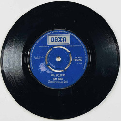 Jones Tom Käytetty 7” ei kuvakantta Till / One day soon  kansi Ei kuvakantta levy VG käytetty vinyylisingle