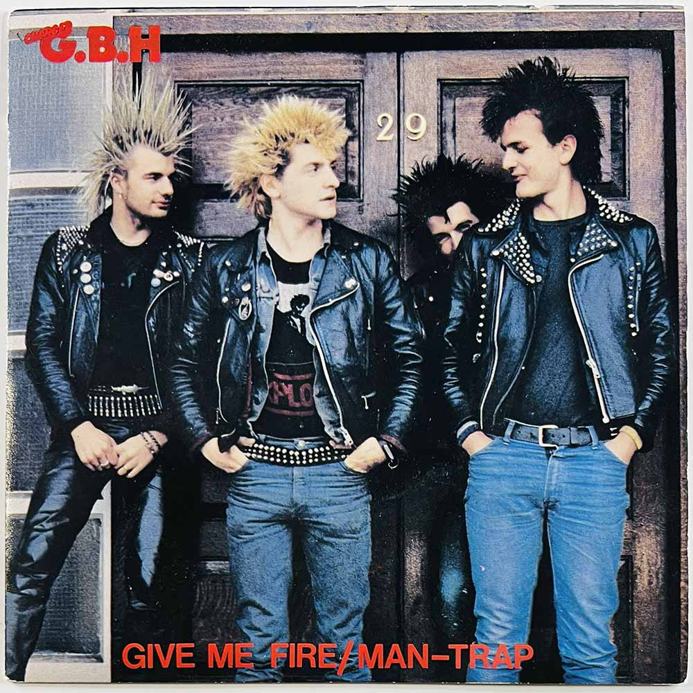 Charged G.B.H käytetty 7” kuvakannella Give me fire / Man-Trap  kansi EX- levy EX käytetty vinyylisingle PS
