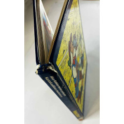 Parhaat Sarjat kirjakerho 39 1990 ISBN 951-875-159-5 Aku Ankka meren pohjalla Käytetty kirja