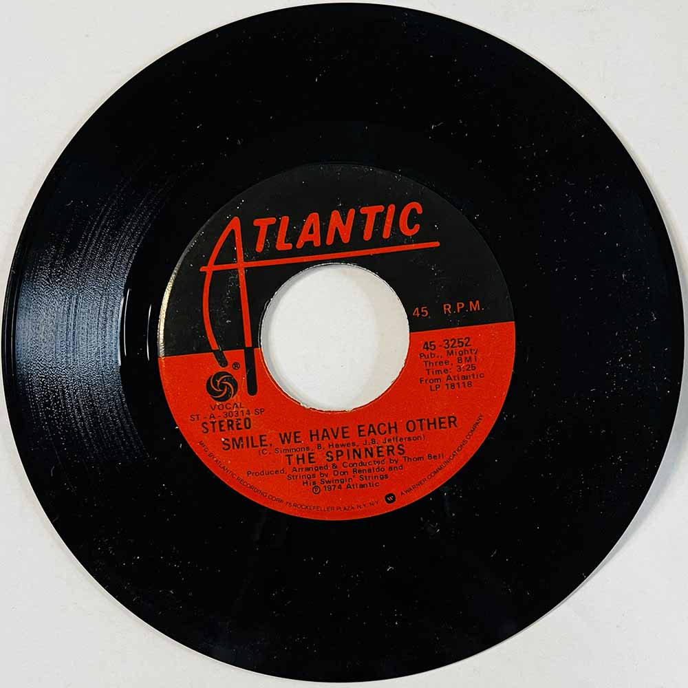 Spinners Käytetty 7” ei kuvakantta Smile, We Have Each Other / Living A Little, Laughing A Little  kansi Ei kuvakantta levy EX k