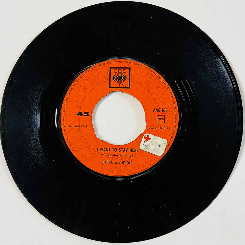 Steve & Eydie Käytetty 7” ei kuvakantta I Want To Stay Here / Ain't Love  kansi Ei kuvakantta levy VG- käytetty vinyylisingle