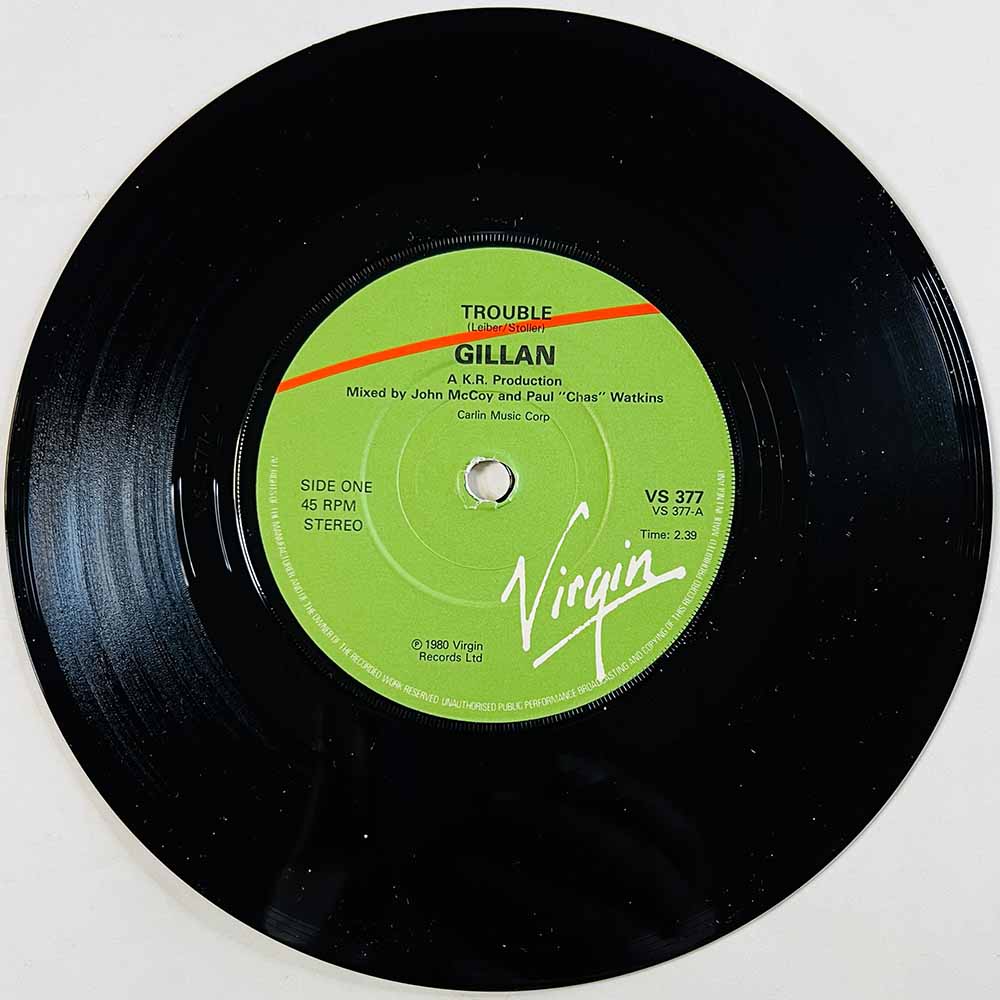 Gillan Käytetty 7” ei kuvakantta Trouble  kansi Ei kuvakantta levy EX käytetty vinyylisingle