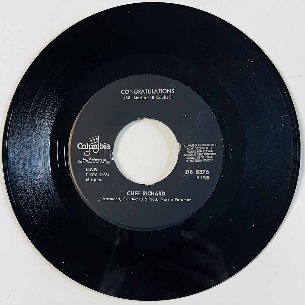Cliff Richard Käytetty 7” ei kuvakantta Congratulations  kansi Ei kuvakantta levy EX- käytetty vinyylisingle
