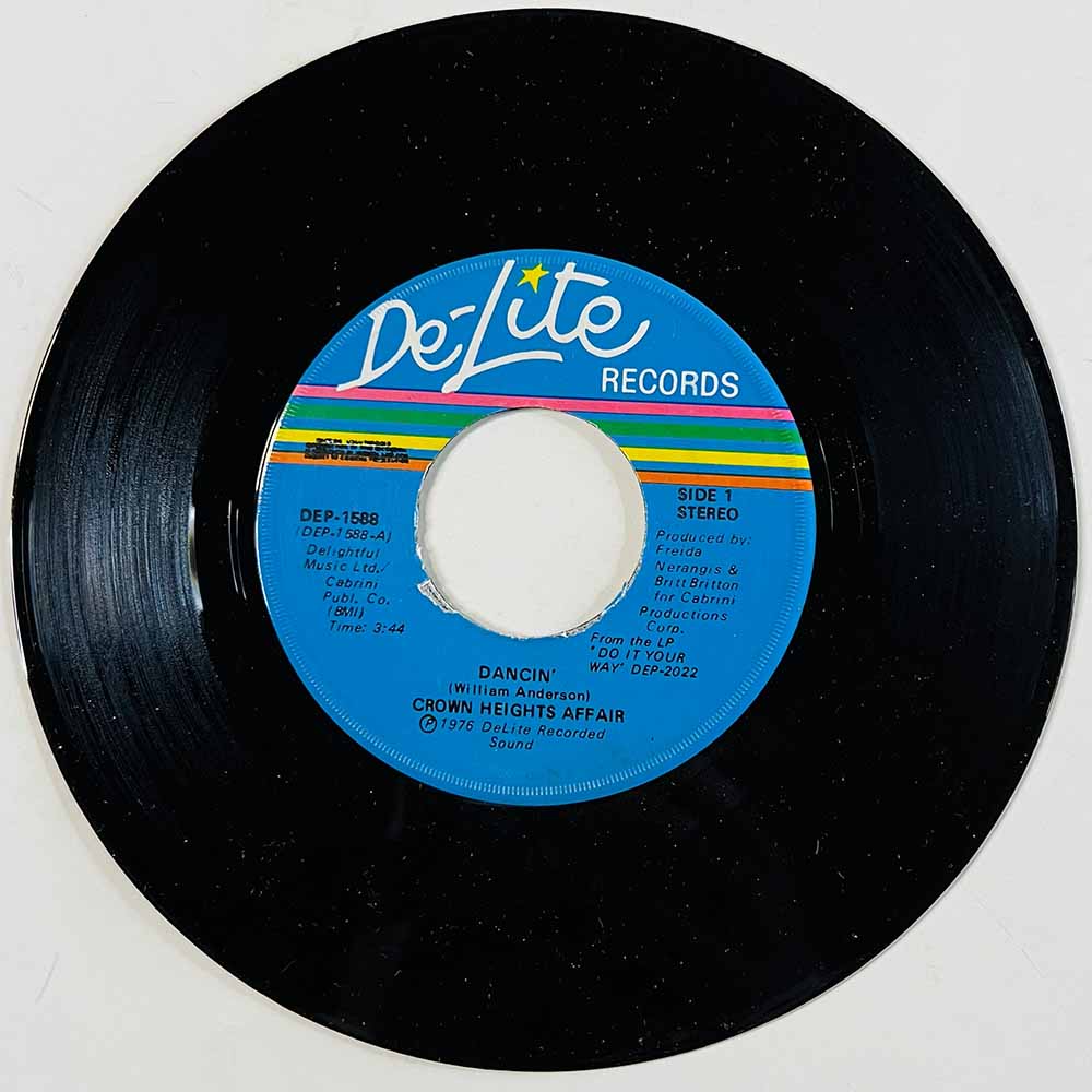 Crown Heights Affair Käytetty 7” ei kuvakantta Dancin' / Love Me  kansi Ei kuvakantta levy EX käytetty vinyylisingle