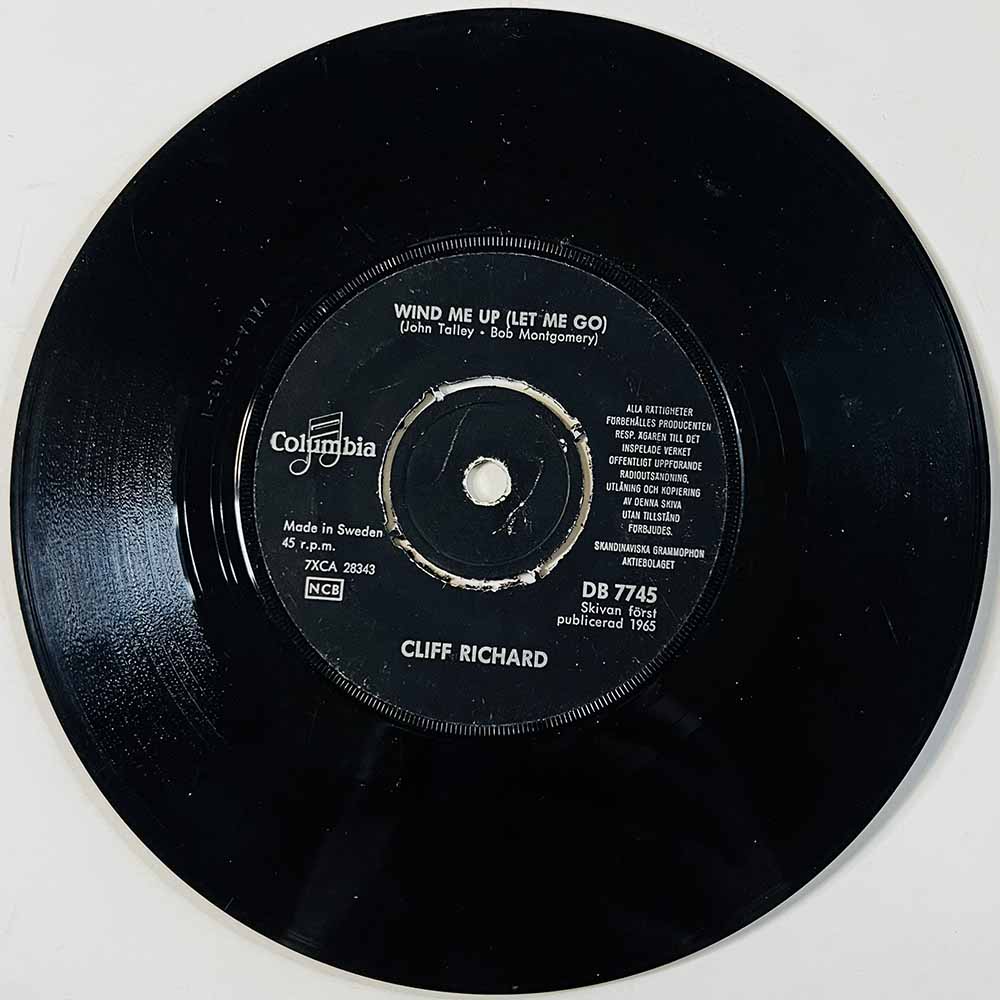 Cliff Richard 1965 DB 7745 Wind Me Up Let Me Go / The Night begagnad singelskiva