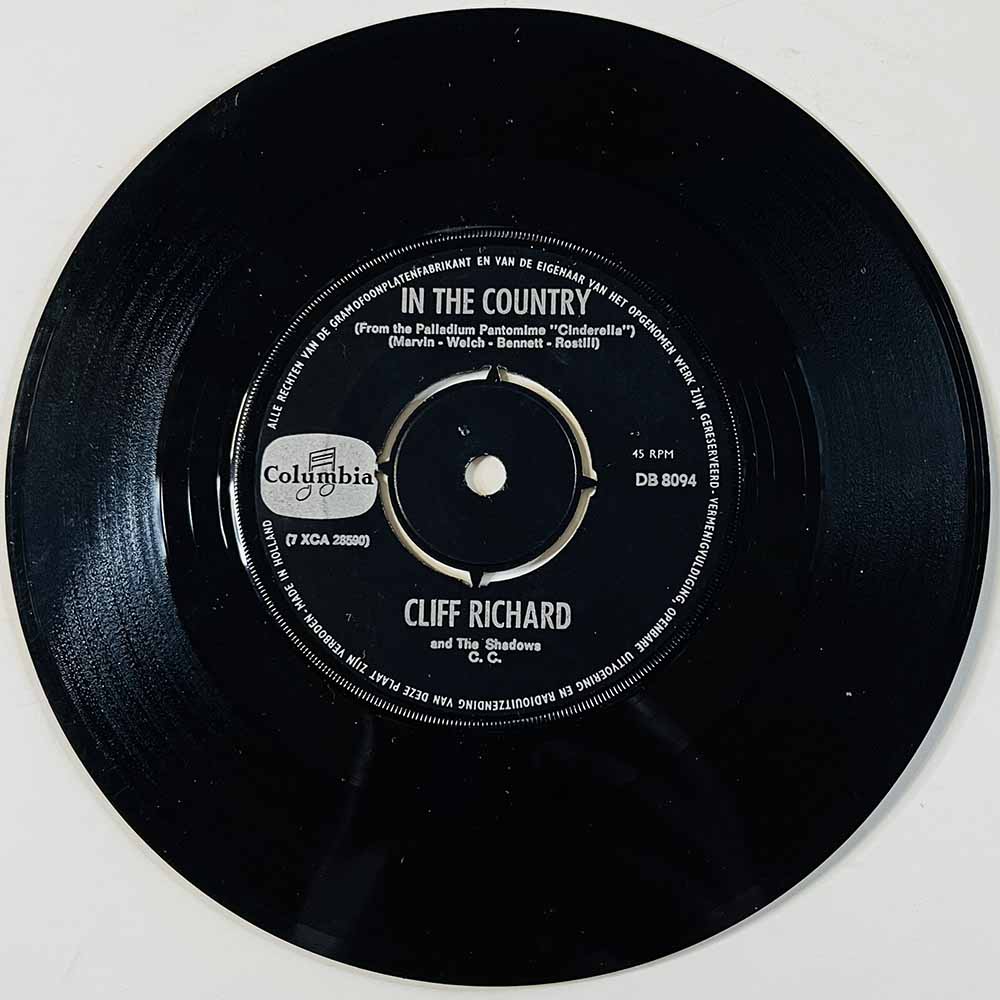 Cliff Richard & The Shadows 1968 DB 8094 In The Country begagnad singelskiva