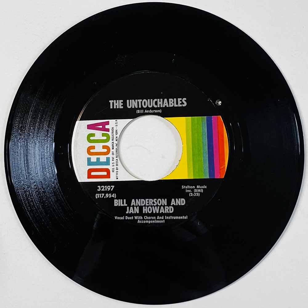 Bill & Jan Käytetty 7” ei kuvakantta The Untouchables  kansi Ei kuvakantta levy VG käytetty vinyylisingle