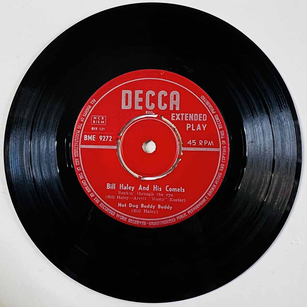 Bill Haley And His Comets Käytetty 7” ei kuvakantta Rock Around The Clock  kansi Ei kuvakantta levy VG käytetty vinyylisingle
