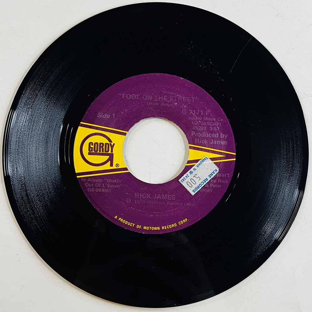 James Rick Käytetty 7” ei kuvakantta Fool On The Street  kansi Ei kuvakantta levy VG- käytetty vinyylisingle