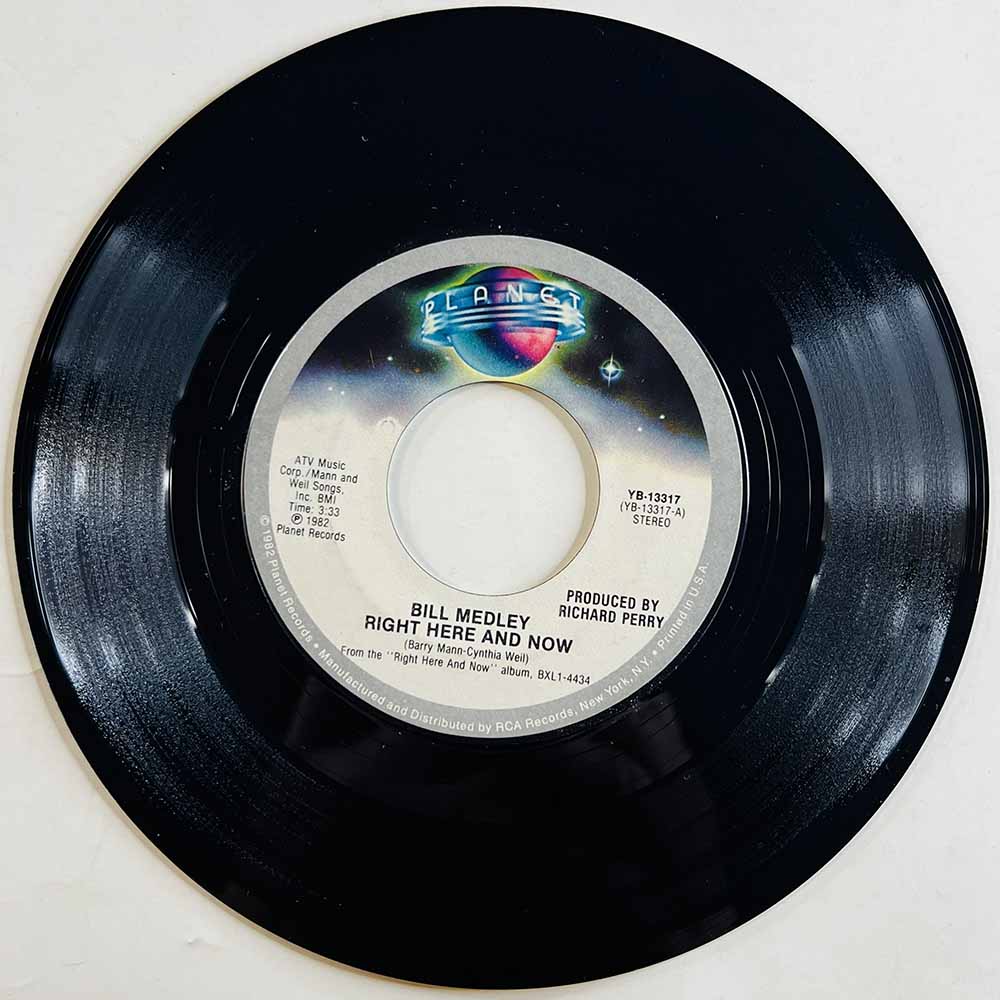Medley Bill Käytetty 7” ei kuvakantta Right Here And Now  kansi Ei kuvakantta levy VG+ käytetty vinyylisingle