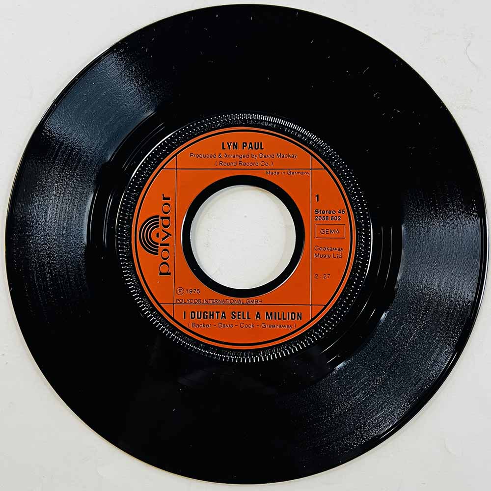 Lyn Paul 1975 2058 602 I Oughta Sell A Million begagnad singelskiva