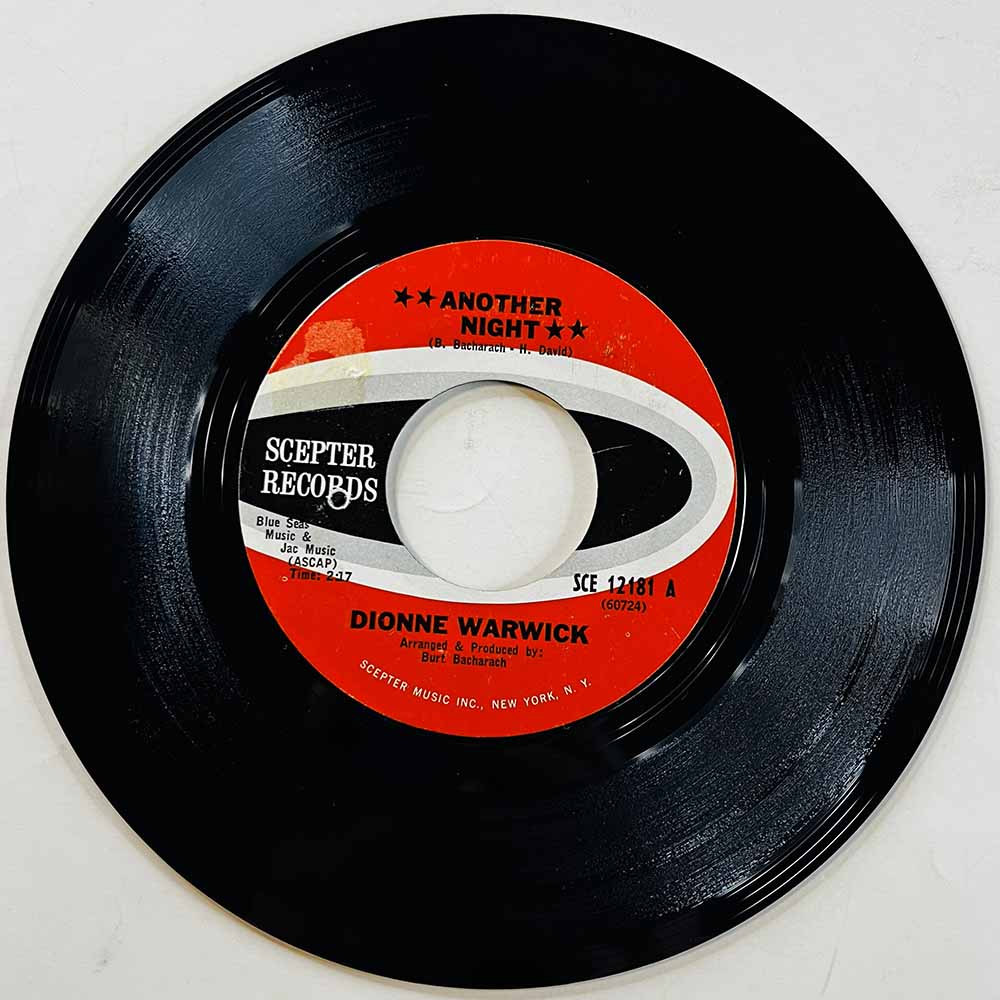 Warwick Dionne Käytetty 7” ei kuvakantta Another Night / Go With Love  kansi Ei kuvakantta levy EX- käytetty vinyylisingle