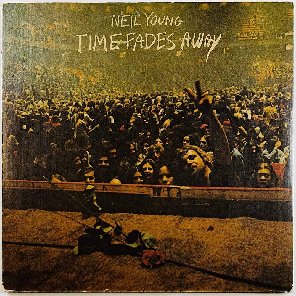 Young Neil vinyl LP Time fades away  kansi EX- levy VG- Käytetty LP