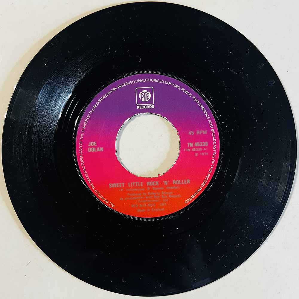 Dolan Joe 1974 7N 45330 Sweet Little Rock 'N' Roller begagnad singelskiva