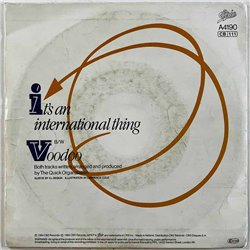 Quick vinyylisingle It's An International Thing  kansi VG levy VG+ käytetty vinyylisingle