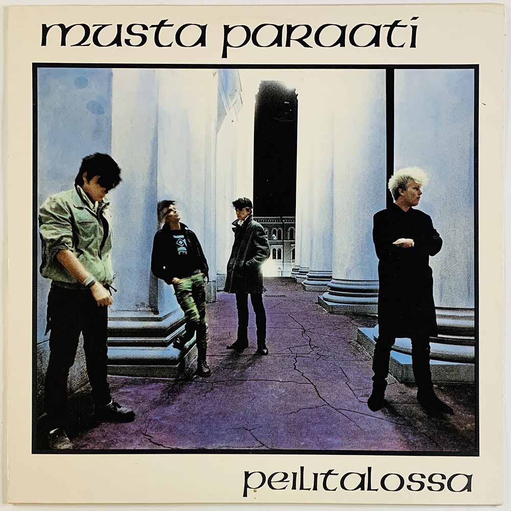 Musta Paraati vinyl LP Peilitalossa  kansi VG+ levy EX Käytetty LP