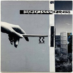 Scorpions vinyl LP Crazy World, suomipainos  kansi VG levy VG- Käytetty LP