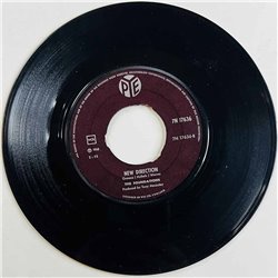 Foundations 1968 7N 17636 Build Me Up Buttercup / New Direction begagnad singelskiva