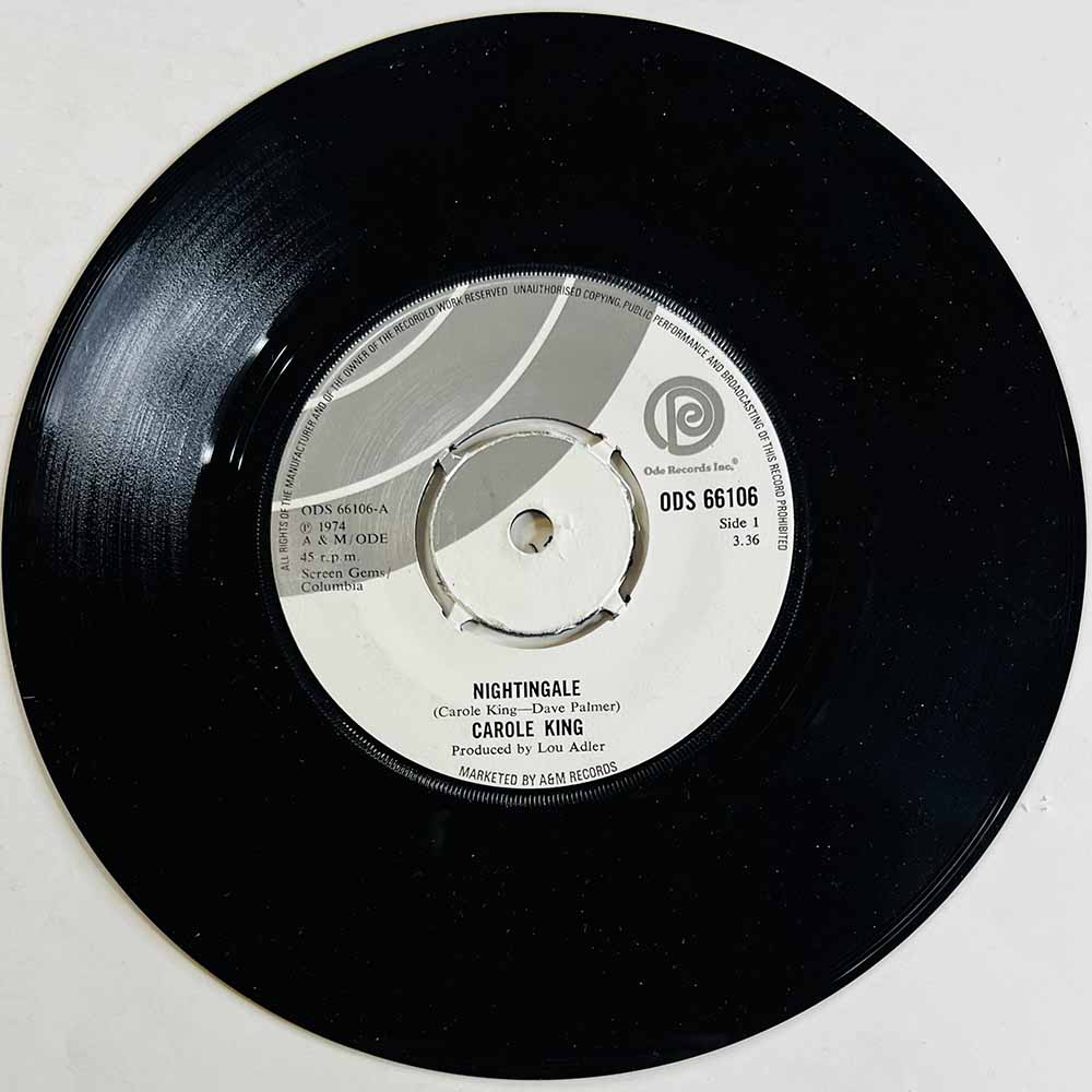 King Carole Käytetty 7” ei kuvakantta Nightingale / You're Something New  kansi Ei kuvakantta levy VG+ käytetty vinyylisingle