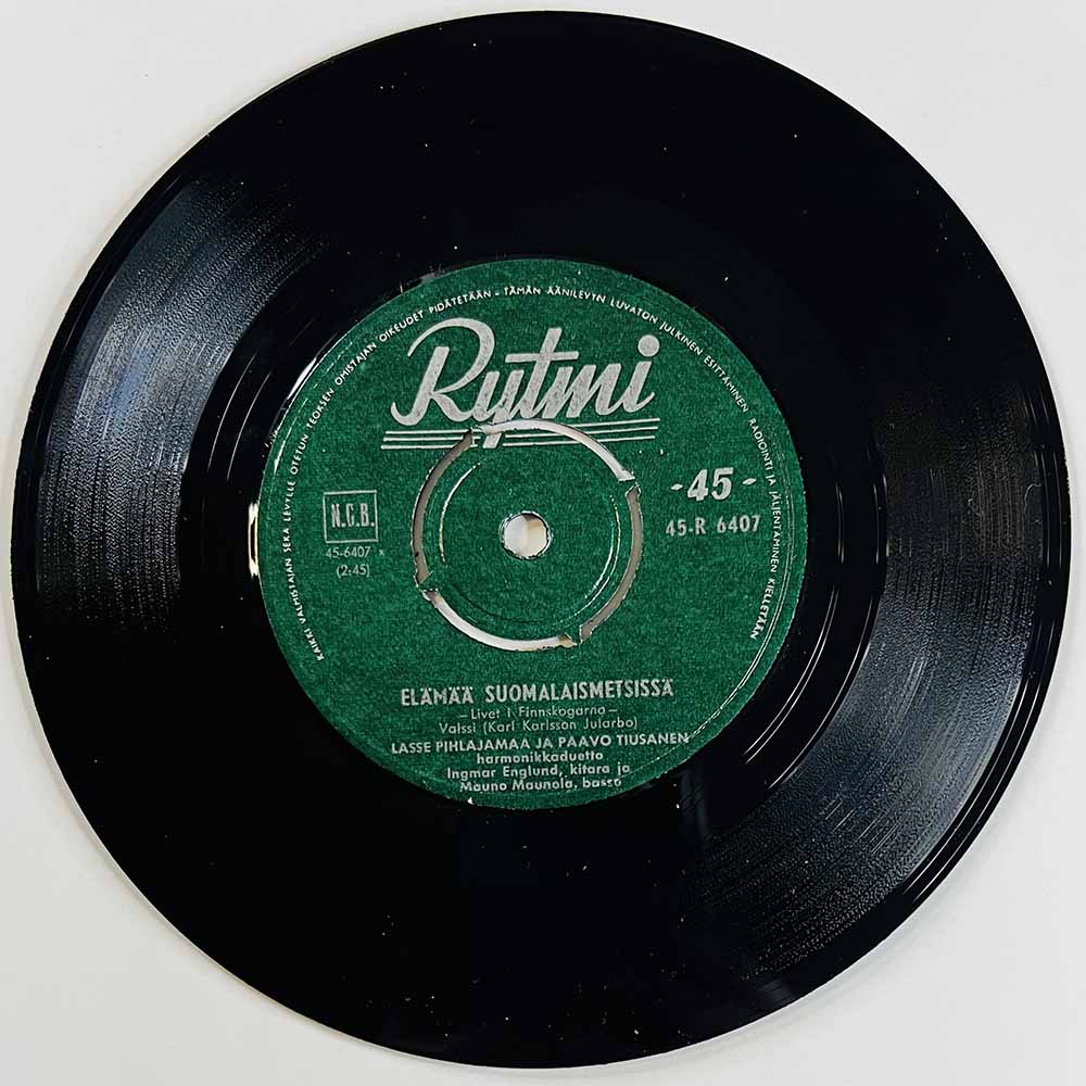Lasse Pihlajamaa Ja Paavo Tiusanen 1959 45-R 6407 Elämää Suomalaismetsissä / Elämää Juoksuhaudoissa begagnad singelskiva