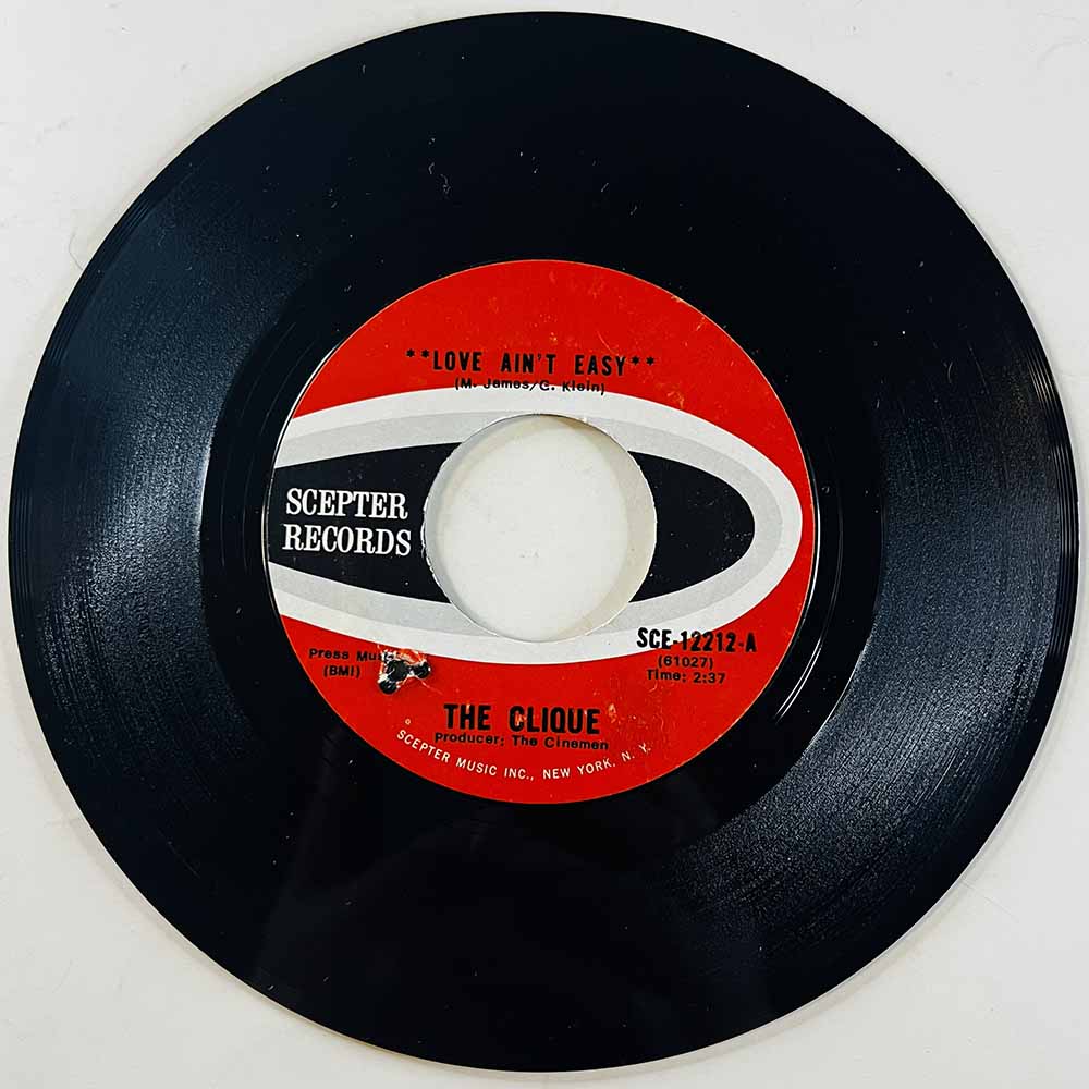 Clique 1968 SCE 12212 Love Ain't Easy begagnad singelskiva