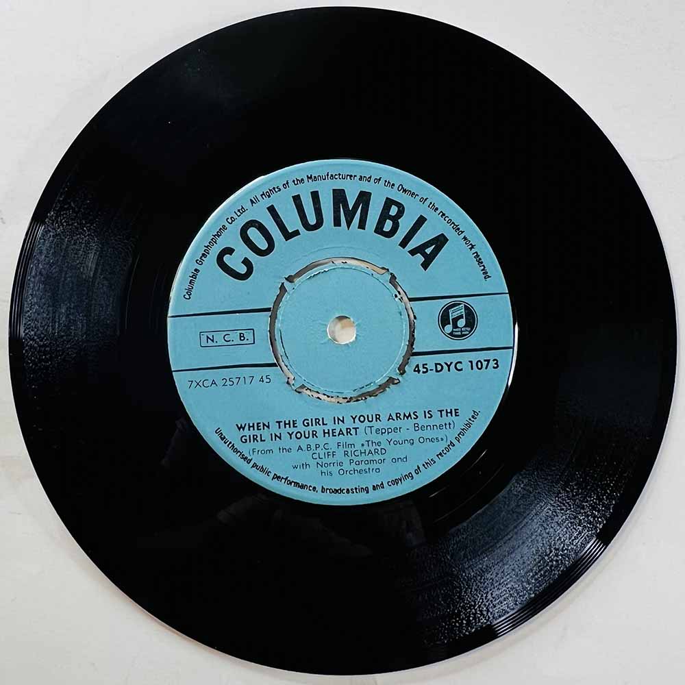 Richard Cliff 1961 45-DYC 1073 When The Girl In Your Arms Is The Girl In Your Heart begagnad singelskiva