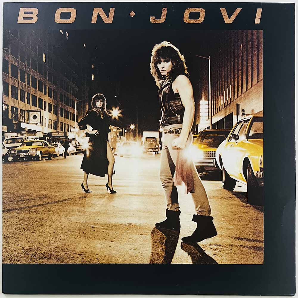 Bon Jovi LP Bon Jovi, kuvapussi jossa sanat  kansi EX levy EX Käytetty LP