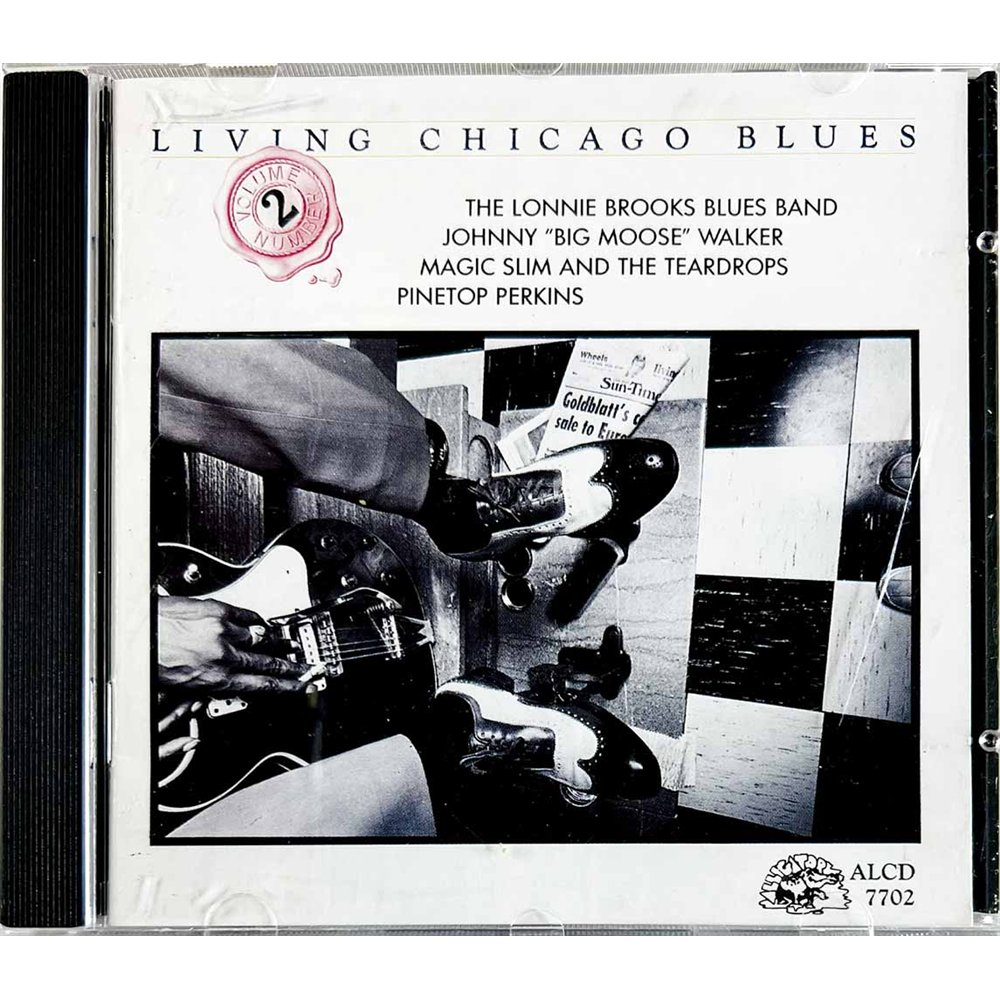 Magic Slim, Lonnie Brooks, Johnny Walker CD Living Chicago Blues Volume 2  kansi EX levy EX Käytetty CD